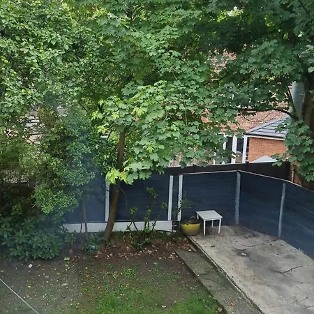 Full House, Massage Mattresses, Sleeps 6 Guests, Free Wifi, Free Parking, Free Netflix, Smart Tv Villa Manchester Exterior photo