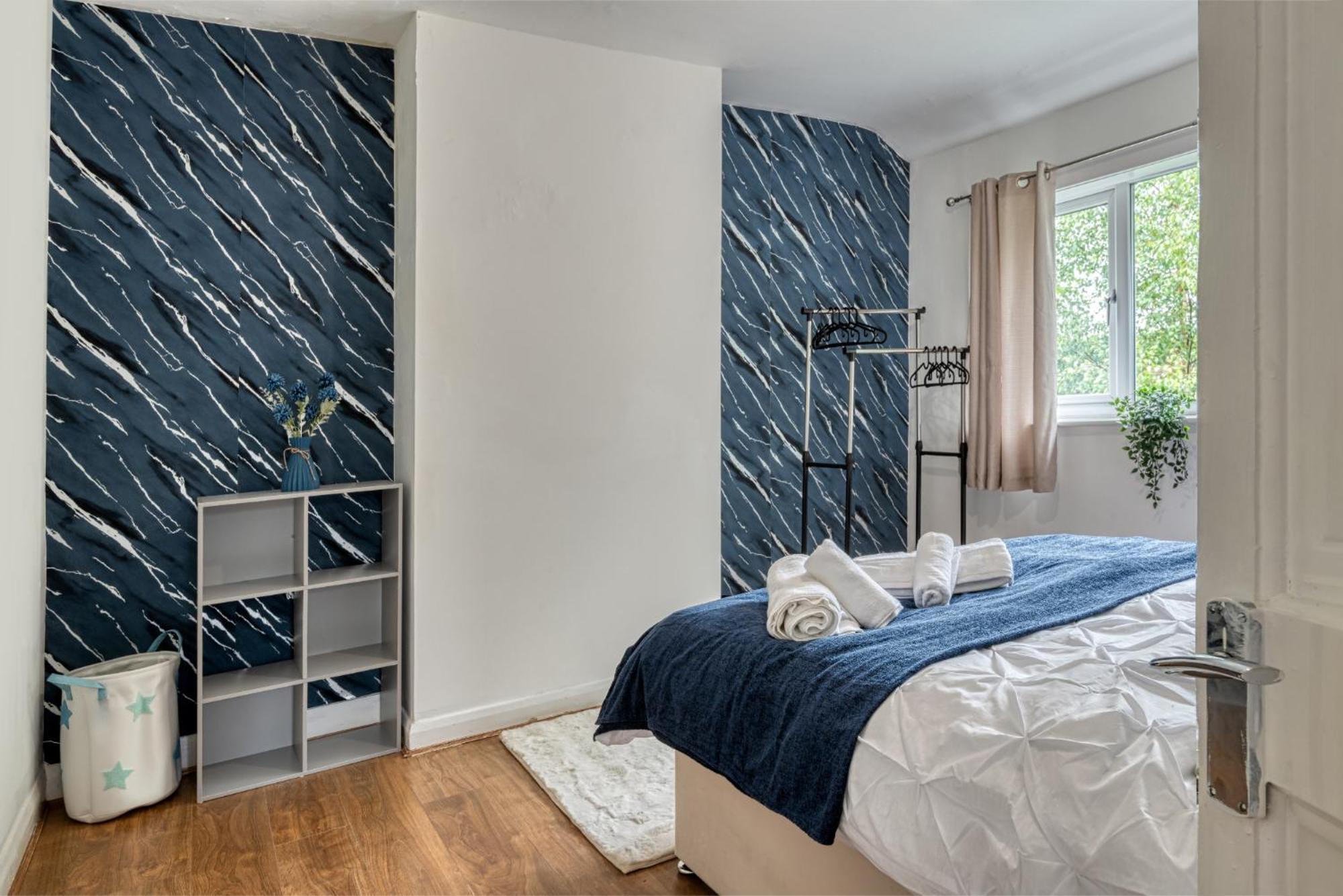 Ferienhaus Full House, Massage Mattresses, Sleeps 6 Guests, Free Wifi, Free Parking, Free Netflix, Smart Tv Manchester